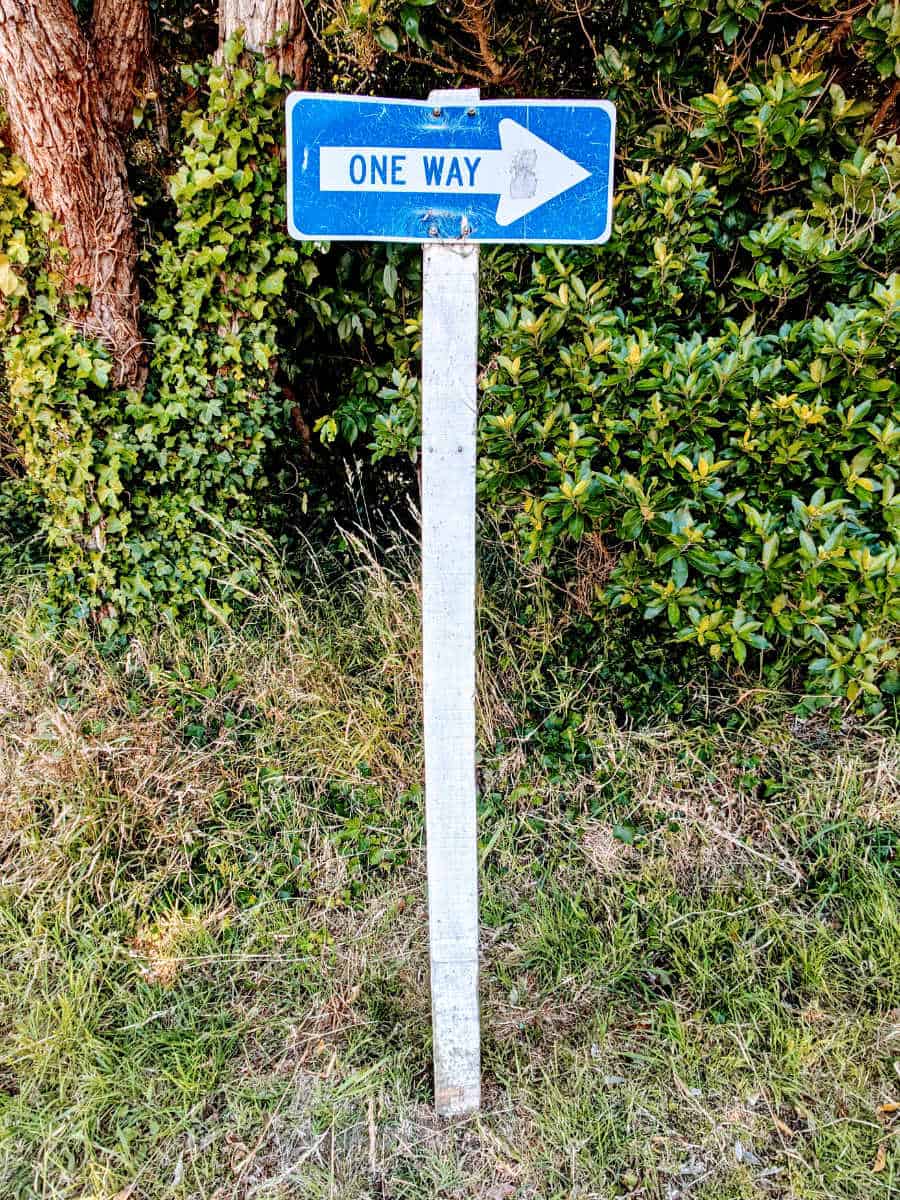One-way sign on one of the walkways around Mt Victoria in Wellington