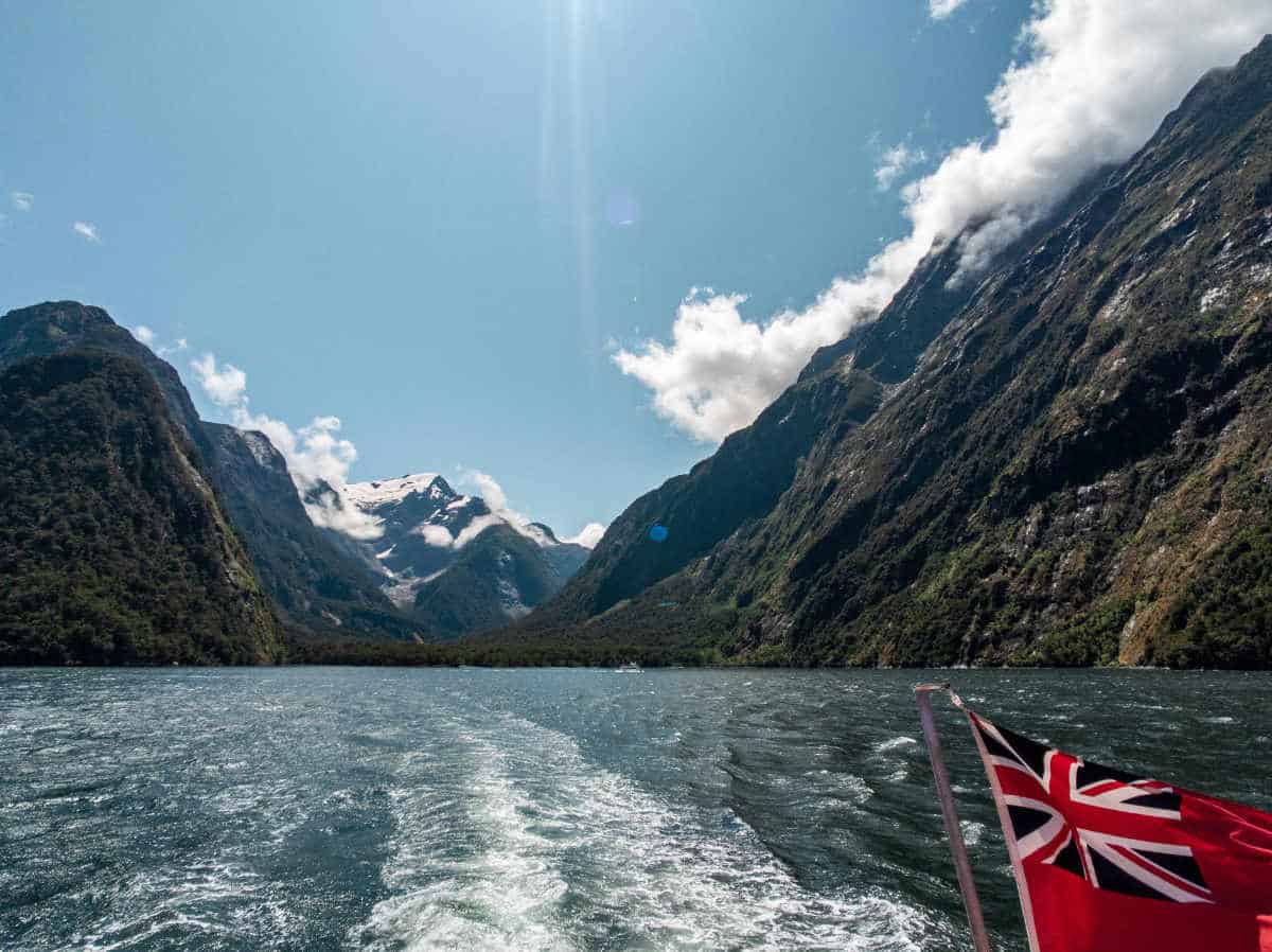 Views of the landscape in Milford Sound on a beautiful sunny day.